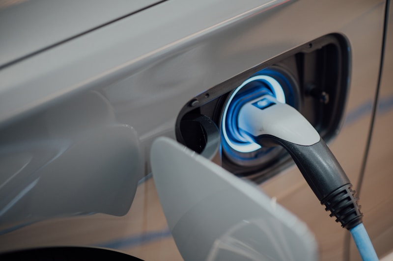 Electric Vehicle Sales Surge as New Federal Tax Credits Take Effect