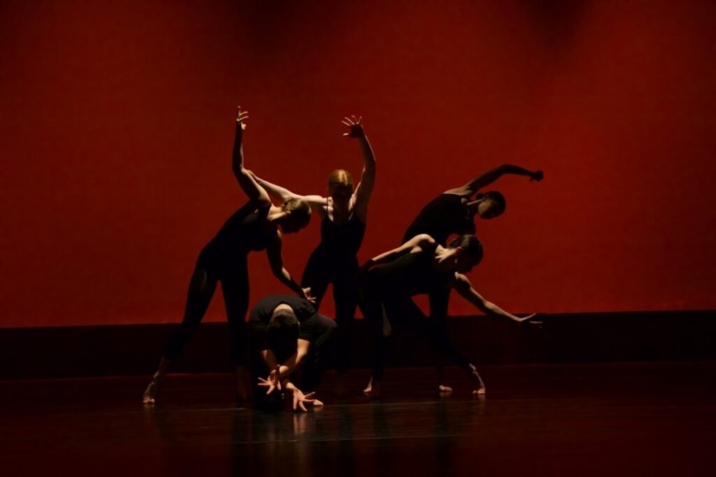 The Choreography of Decoupling