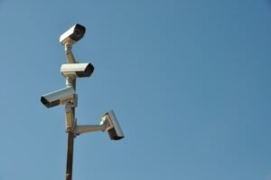 ICE Body‑Camera Gap Undermines Regulatory Credibility in Immigration Enforcement